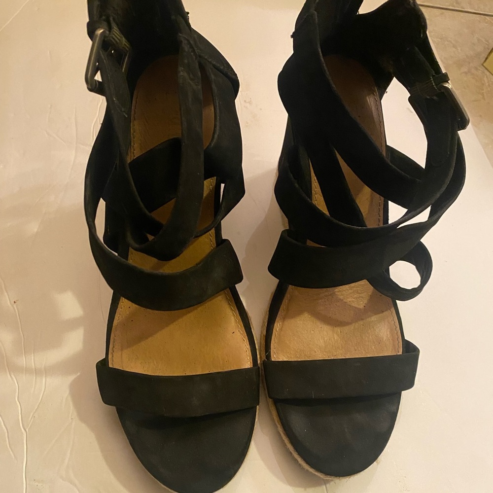 Black heel sandals size 9 1/2.